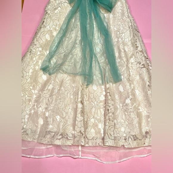 NEW Vintage Elegant Fairytale Lace Style Long Dress - Picture 10 of 14